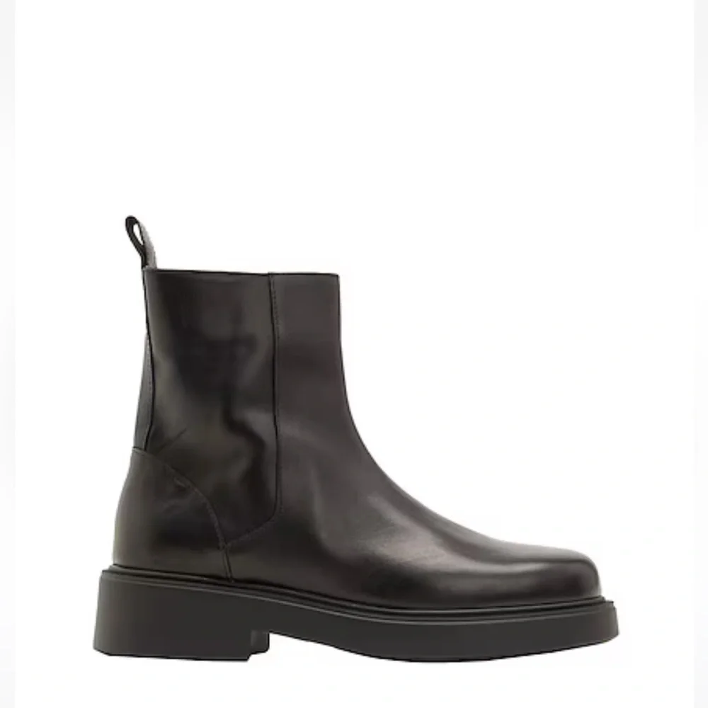 Men’s leather boots size 41 from 8 by YOOX LEATHER ANKLE BOOT. New without box